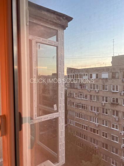 Romancierilor metrou - 12