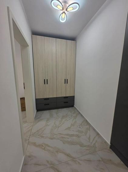 Apartament 2 camere, Tractoru, zona Coresi