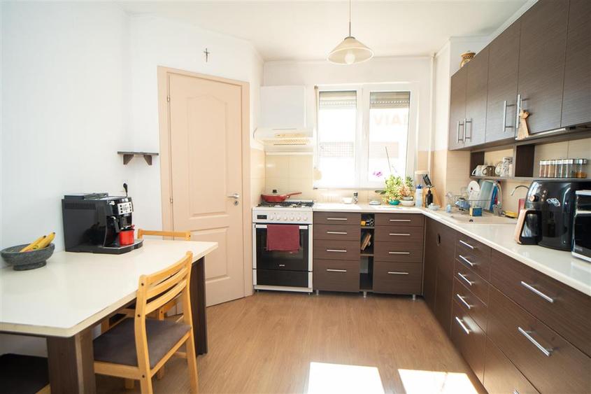 Apartament AN cu 4 camere Bld Dacia