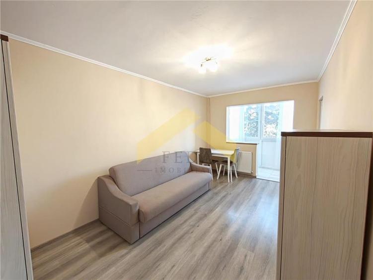 Garsoniera confort 1 de vanzare Micalaca, zona 500