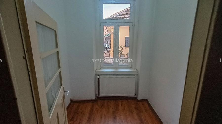 Locuință ultracentrală compusă din două apartamente cu intrări separate - 2