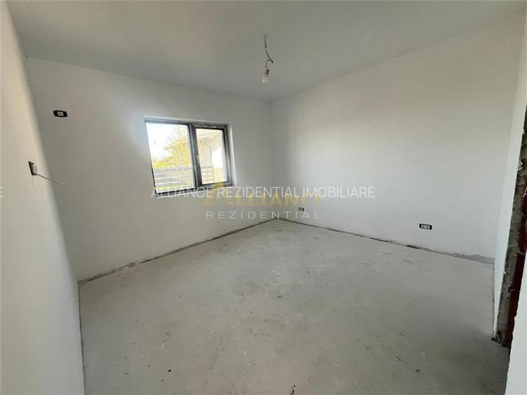 Casa individuala - 3 camere  - 2 bai- teren-375 mp-200 M de STV - 14