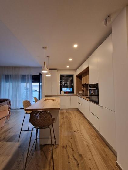 Închiriere apartament  - 5