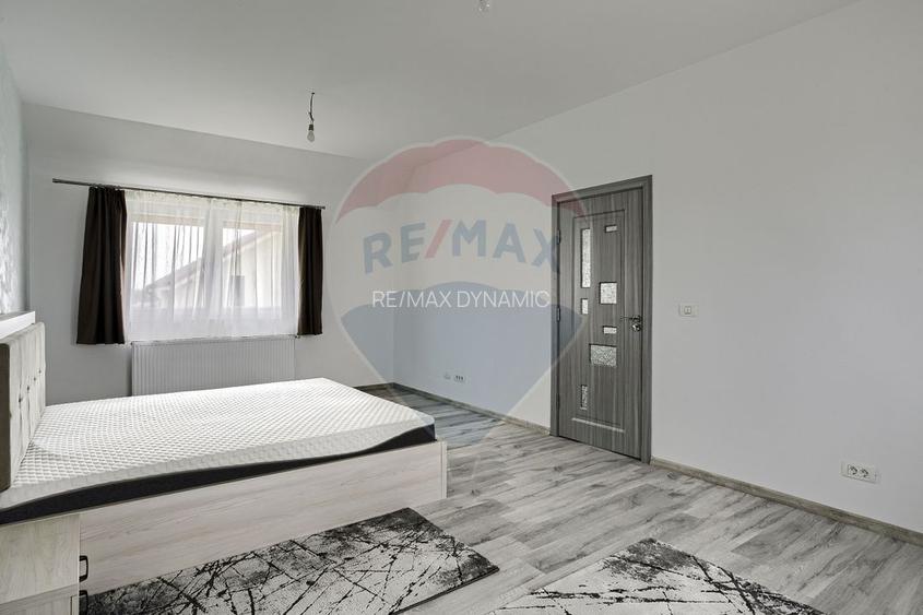 Casă de închiriat în cartierul Athena, zona 6 Vânători - 14