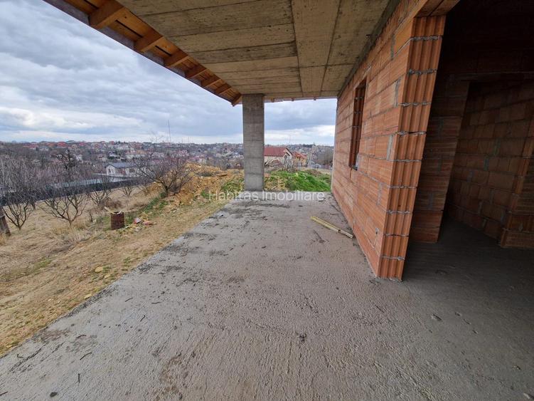 Casa individuala (semicolectiva) 172 mp utili, teren 765 mp Feleacu - 32