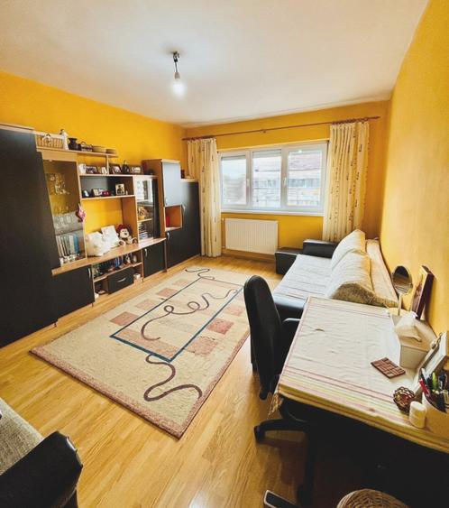 Apartament de vanzare cu o camera, zona Rogerius, Oradea, Bihor