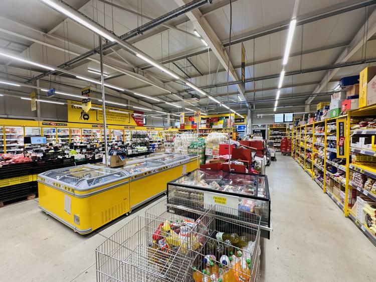 Centru comercial 1200 mp , 4000 mp parcare , ideal investitie, Dragomiresti Vale - 20
