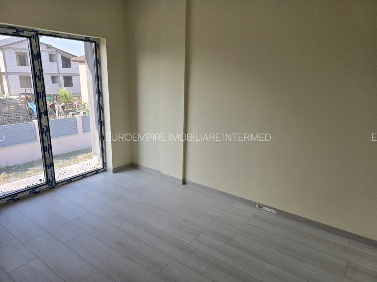 vika de vanzare in Lazu - 11