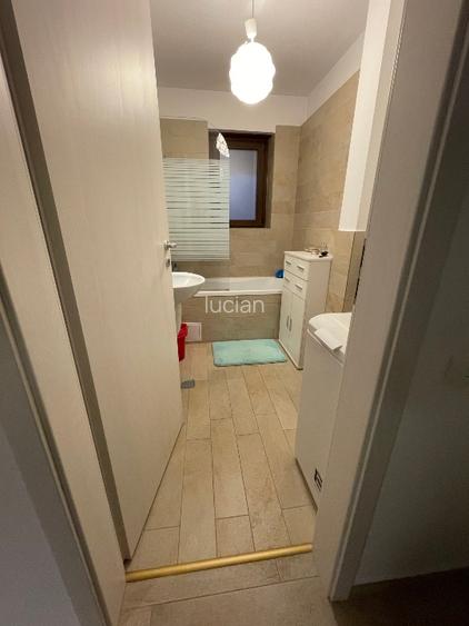 Proprietar , închiriez ap 2camere - 3