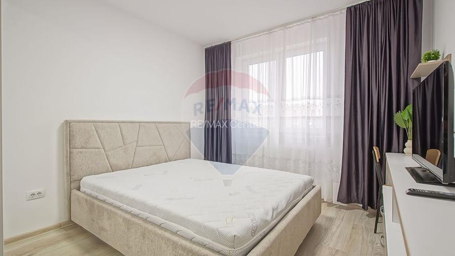Apartament cu 2 camere de închiriat în zona Tractorul - 12