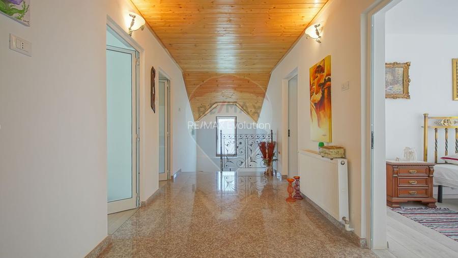 Vilă în zona Glăjărie, 10 camere, Sp + E + M, teren 2789 mp - 25