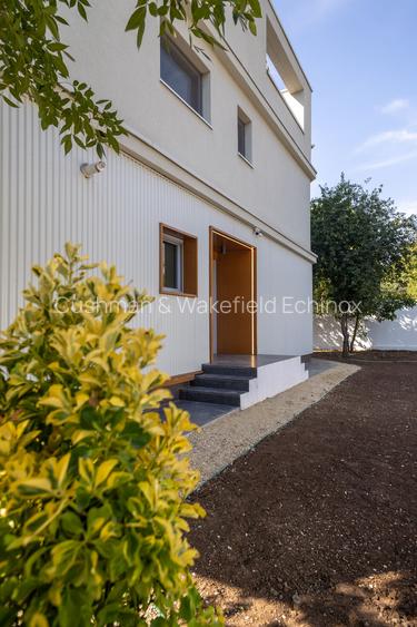 Vila noua, cu arhitectura moderna de vanzare - Timpuri Noi - 15