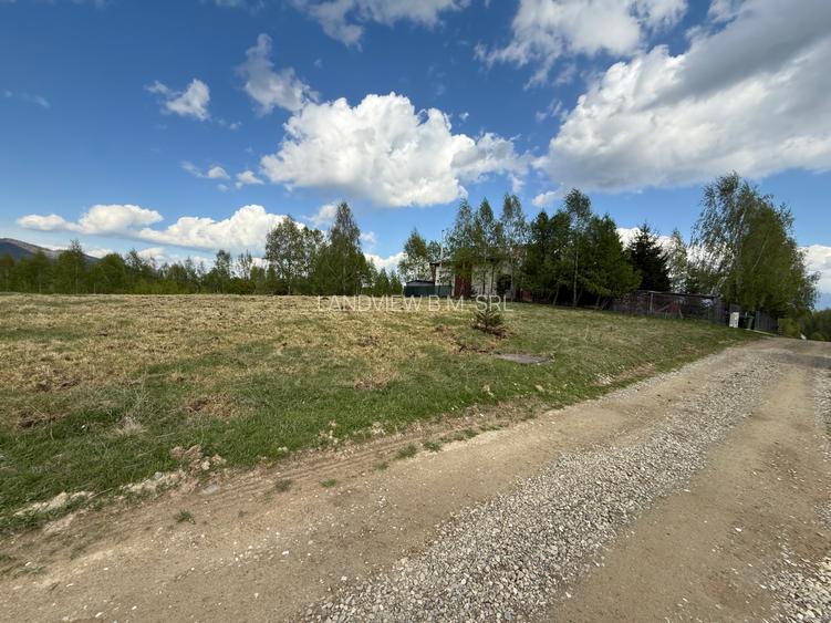 Teren intravilan 1000 mp in satul Pestera, Comuna Moieciu la 12 km de Bran - 3