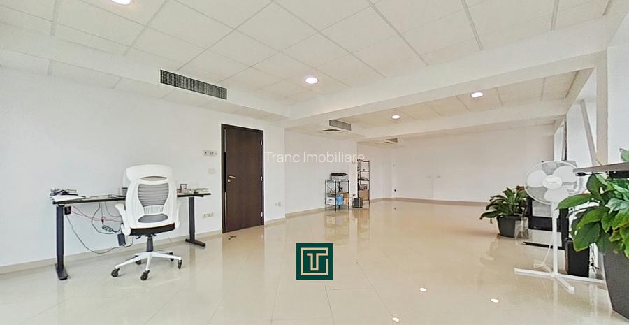 Clădire premium cu fațadă integral vitrată – oportunitate unică in Arad - 15