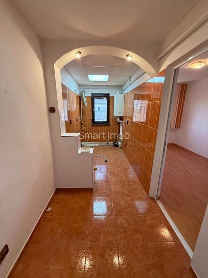 De vânzare apartament 3 camere Obor Microhala - 2