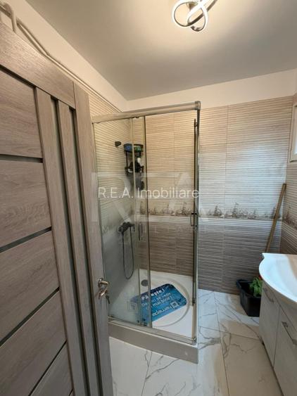 2 cam decomandat - Piata Progresului - Ghimpati - 7