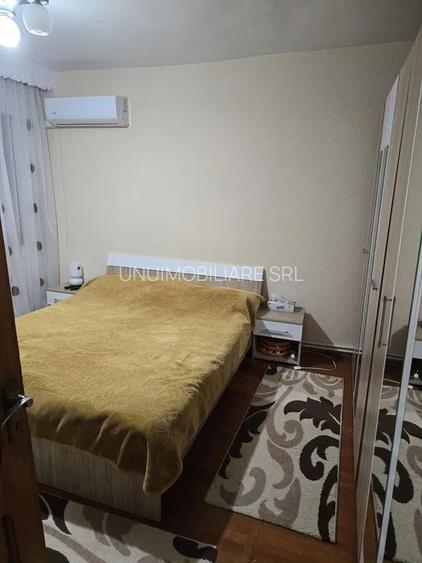 Apartament 4 camere-Zona Sud - etaj 3/4 - 80 mp -  69500 euro - 3