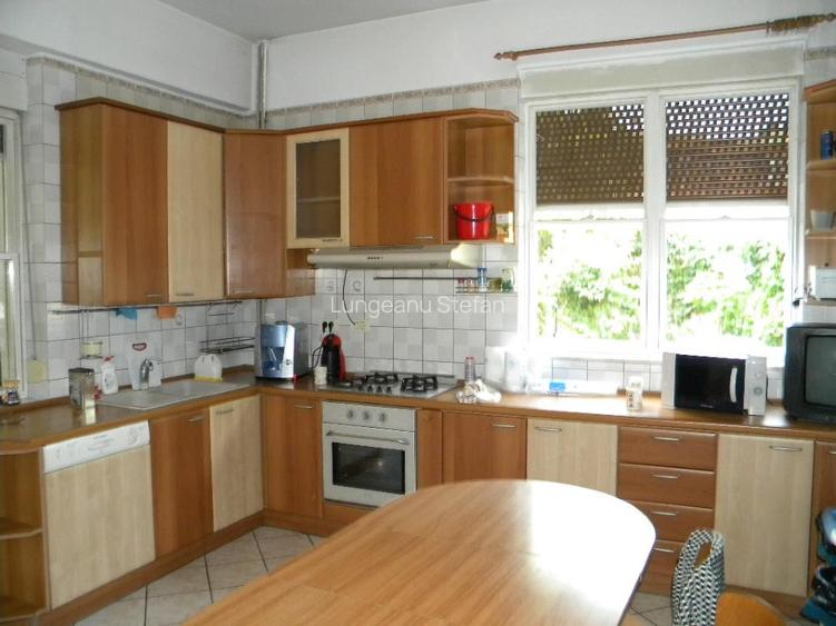 Vila spatioasa de inchiriat Vatra Luminoasa - 8