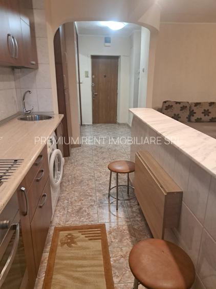 Vitan, garsoniera, 3 minute mall Vitan, 320 euro, etaj 2,  bloc reabilitat - 12