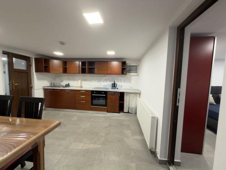 Casă  cu 3 camere de închiriat în zona Dealuri Oradea - 9