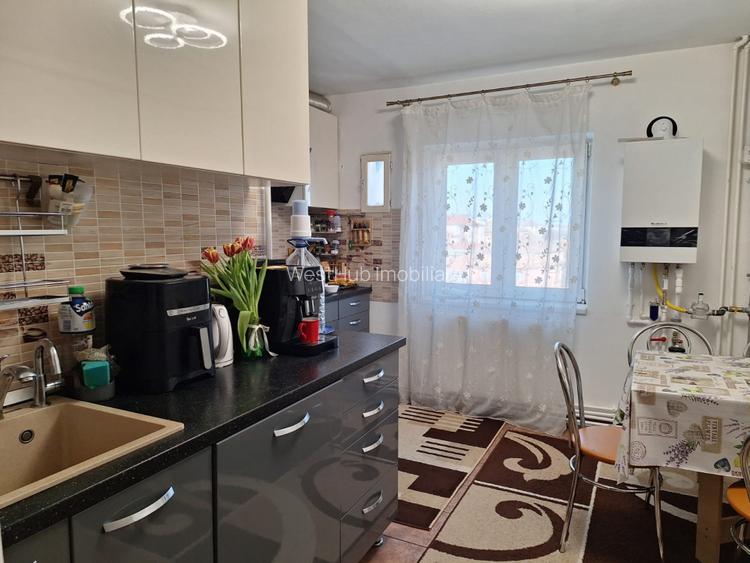 Apartament 4 camere, decomandat, 90 mp utili + 2 balcoane - Iulius Mall - 7