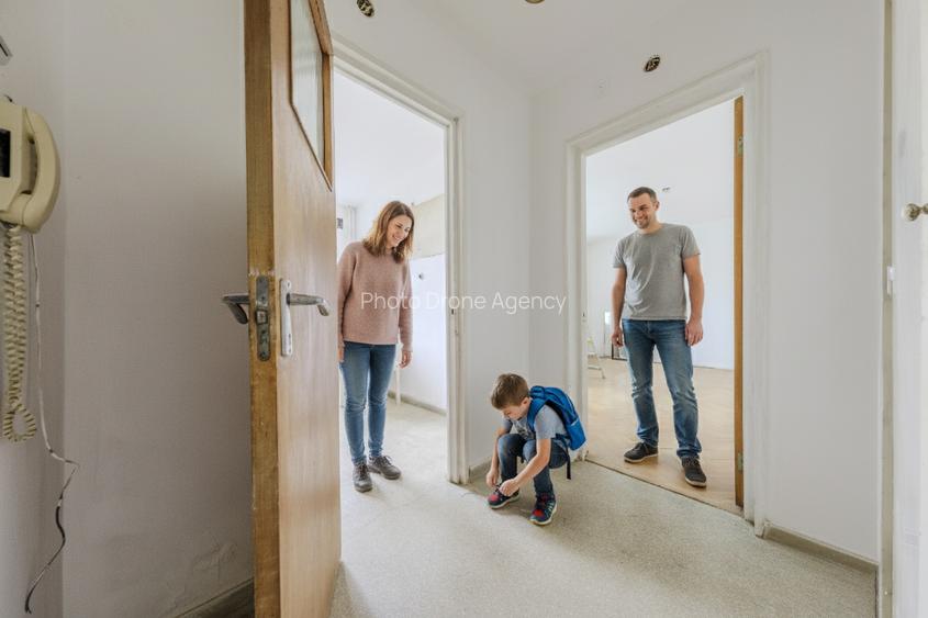 OCAZIE Bucur Obor Metrou la 360m. Et 8/10 Bloc Reabilitat, Liber La Alb - 9