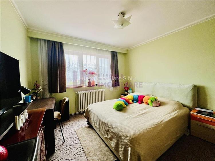 Apartament cu 3 camere | Vasile Aaron | decomandat | pivnita si boxa - 7