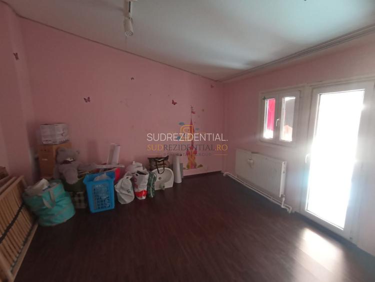 Casa spatioasa cu 7 camere, zona Bd. Brancoveanu, acces facil metrou - 8