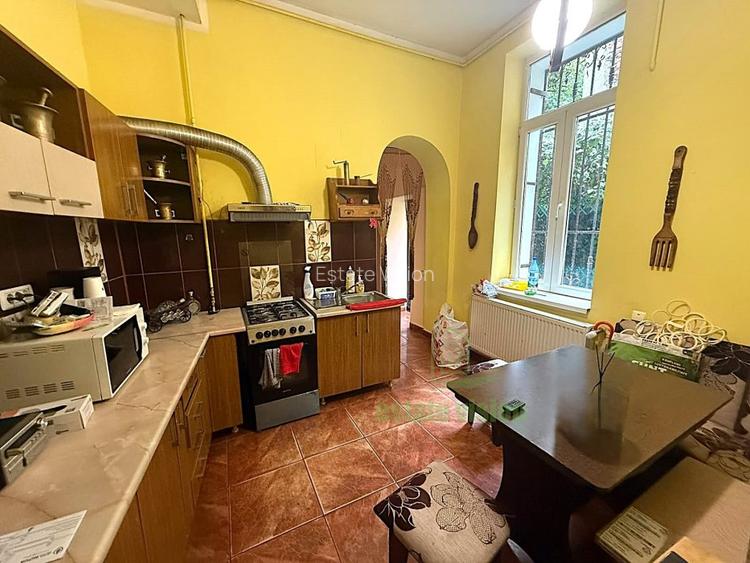 Apartament in vila, 4 camere, intrare separata, curte proprie, vizavi de Parcul  - 9
