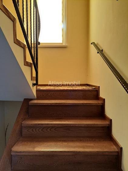 Casa-Vila ultrafinisata in regim D+P+E cu toate utilitatile cu 900 mp,teren - 9