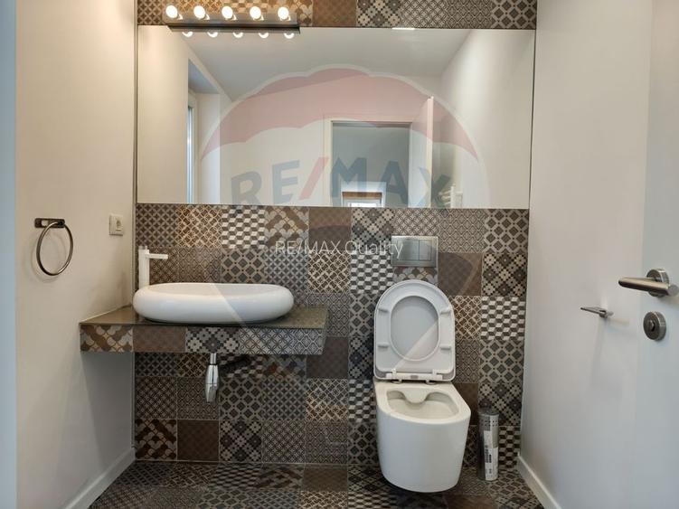 Casă / Vilă din perioada interbelică proaspăt renovată - 8