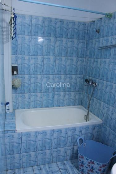 Vând apartament decomandat, 2 camere, etajul 2 / 4, Băile Herculane, zona Piață - 11