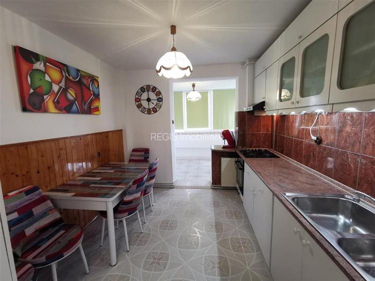Apartament spatios 3 camere cu loc de parcare inclus Centrul Nou - 15