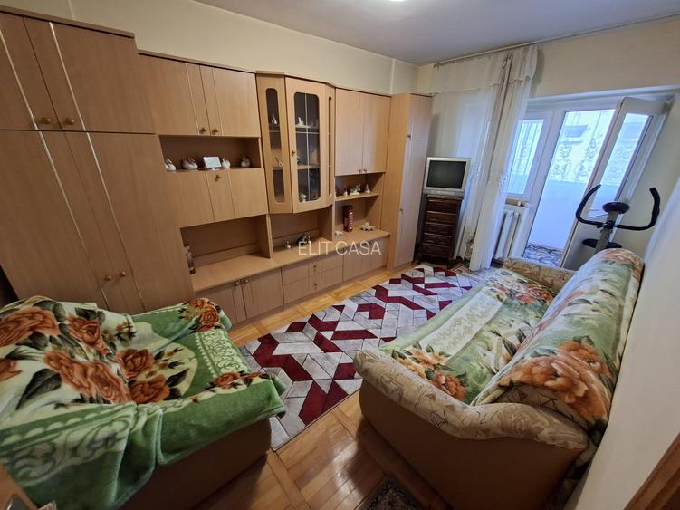 Apartament cu 3 camere, decomandat, etajul 3/8, zona Pacurari - 3
