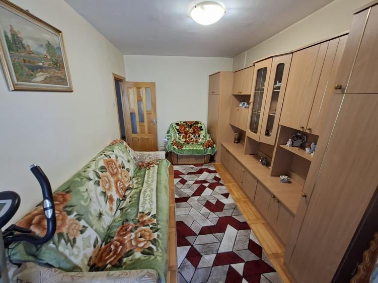 Apartament cu 3 camere, decomandat, etajul 3/8, zona Pacurari - 4