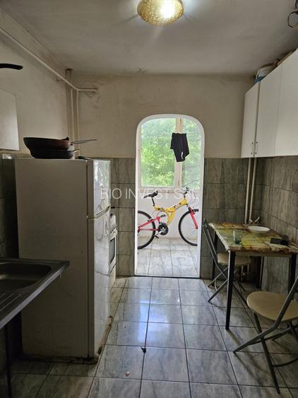Apartament cu trei camere , decomandat , et.2, Lipovei - 3