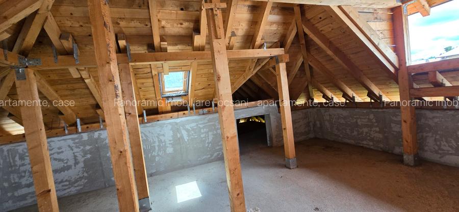 Vila de vanzare Focsani la gri, tip brancovenesc . - 39