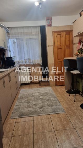 Apartament 3 camere, zona Scolii nr. 13 - 6