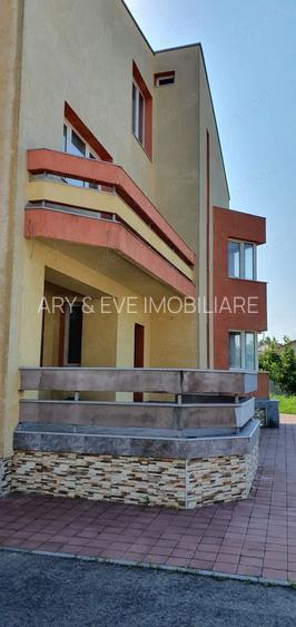 15 Camere, Posibilități Infinite: Imobil strategic cu 1500 mp teren - 3