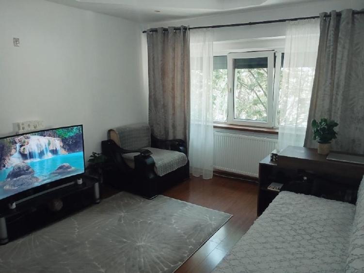 Vand apartament decomandat zona ICIL