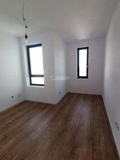 Casa 4 camere drum asfaltat toate utilitatile vatra veche central - 11
