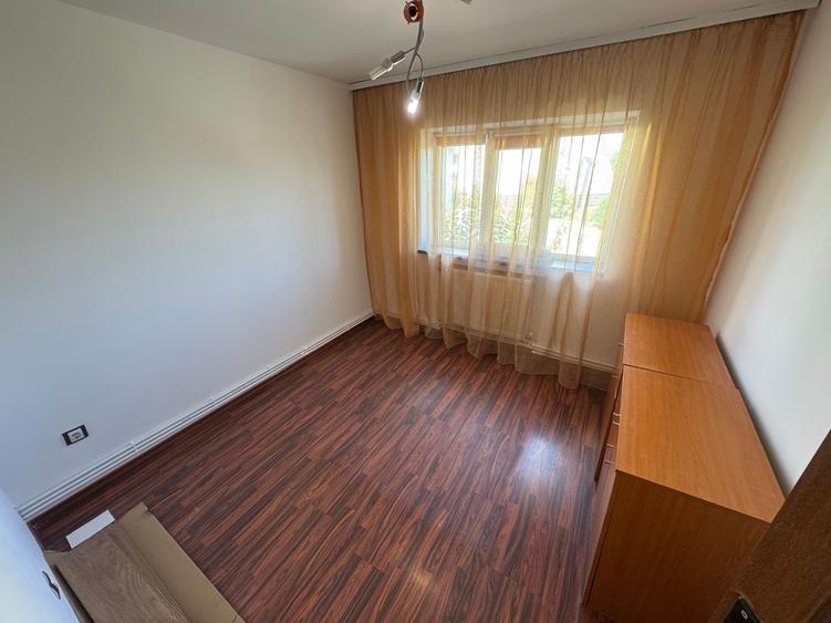 Apartament 2 camere Decomandat zona Cet cu Centrala