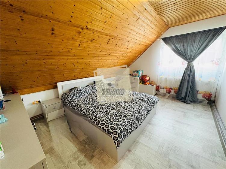 Casa 7 camere 210 mp utili si teren 800 Sibiu