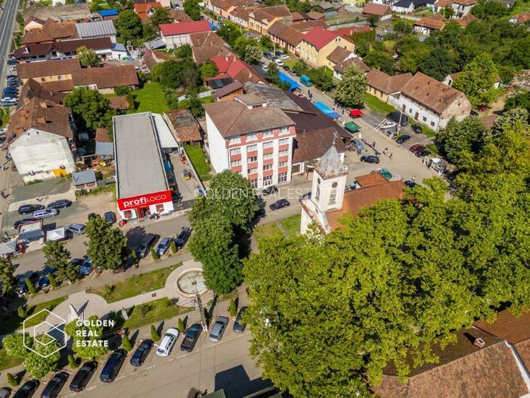 Cladire cu 24 camere, langa Castelul Regal Savarsin - 2