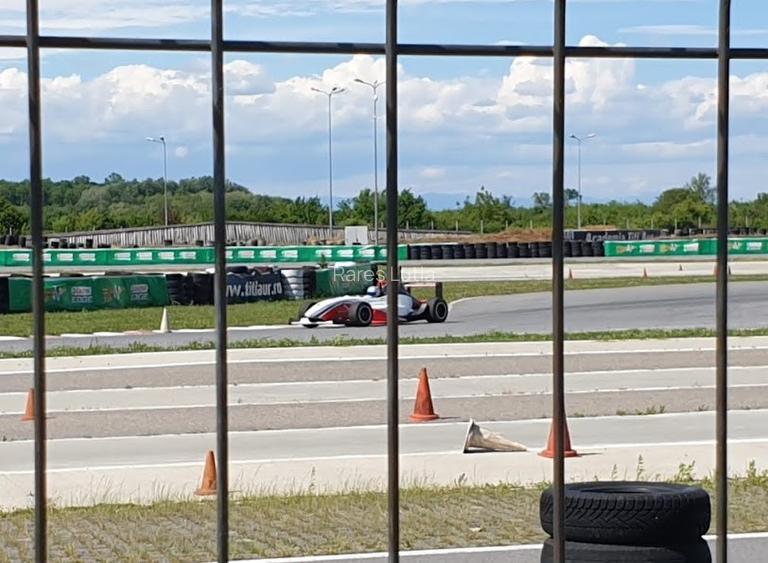 Teren langa Academia Titi Aur - 9