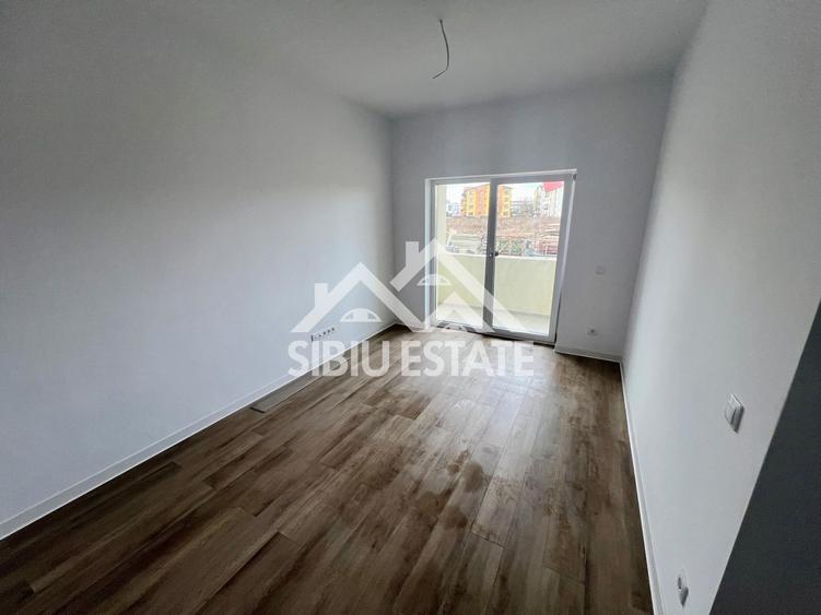Studio intabulat finisat modern ansamblu Casian Renaissance Selimbar