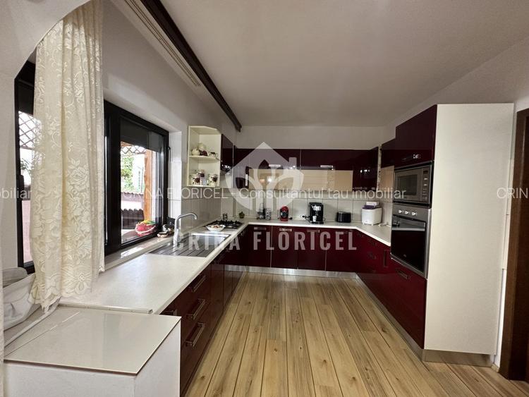 Vanzare vila cu trandafiri in suprafata de 220 mp , teren 536 mp din Domnesti - 19