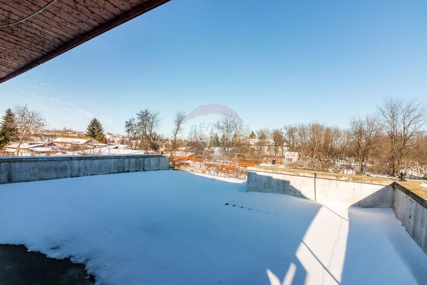 Casă / Vilă cu 4 camere de vânzare în zona Giulesti Sarbi - 25