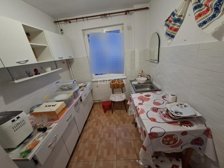 Apartament cu 2 camere, etajul 3/4, zona Tatarasi - 5