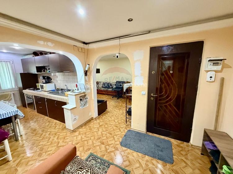 Apartament cu 4 camere de vânzare pe Strada Longinescu - 3